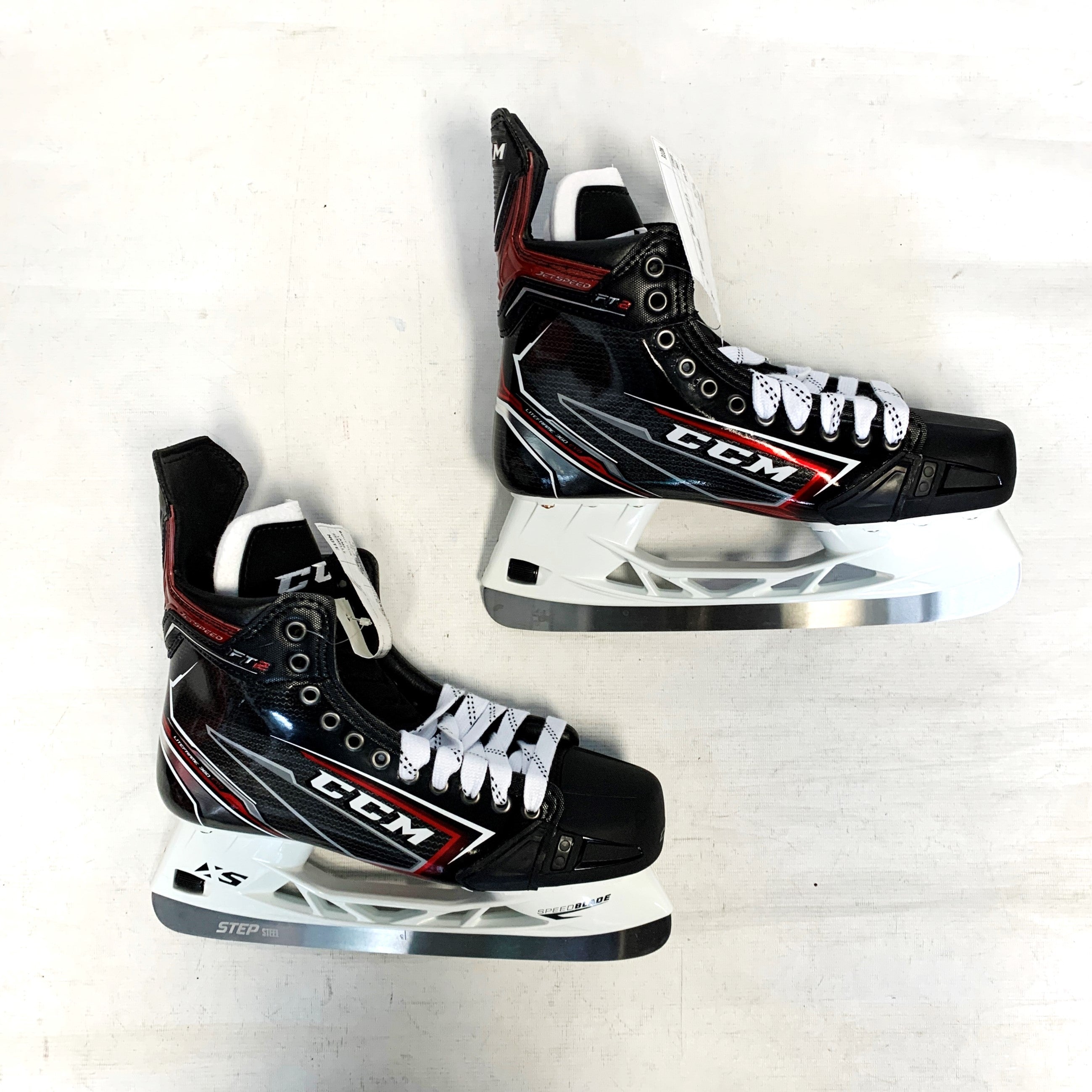 CCM Jetspeed FT2 - Patins de hockey Pro Stock - Taille 9,75D/9,5D